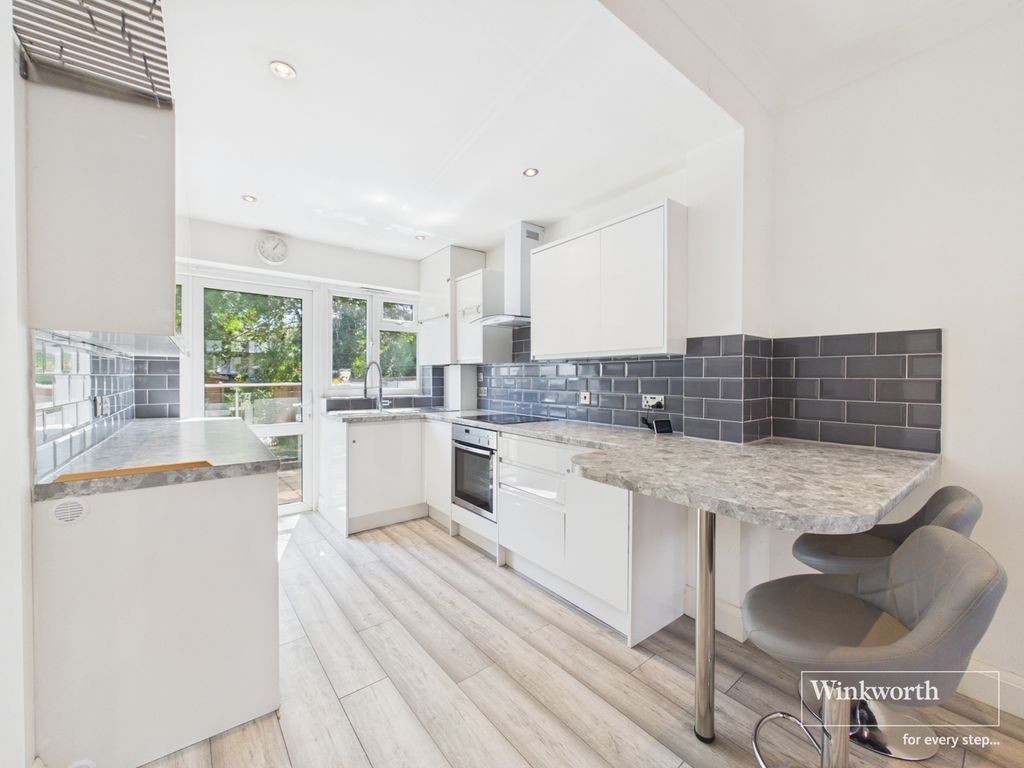 Property photo 2 of 12 Kitchen