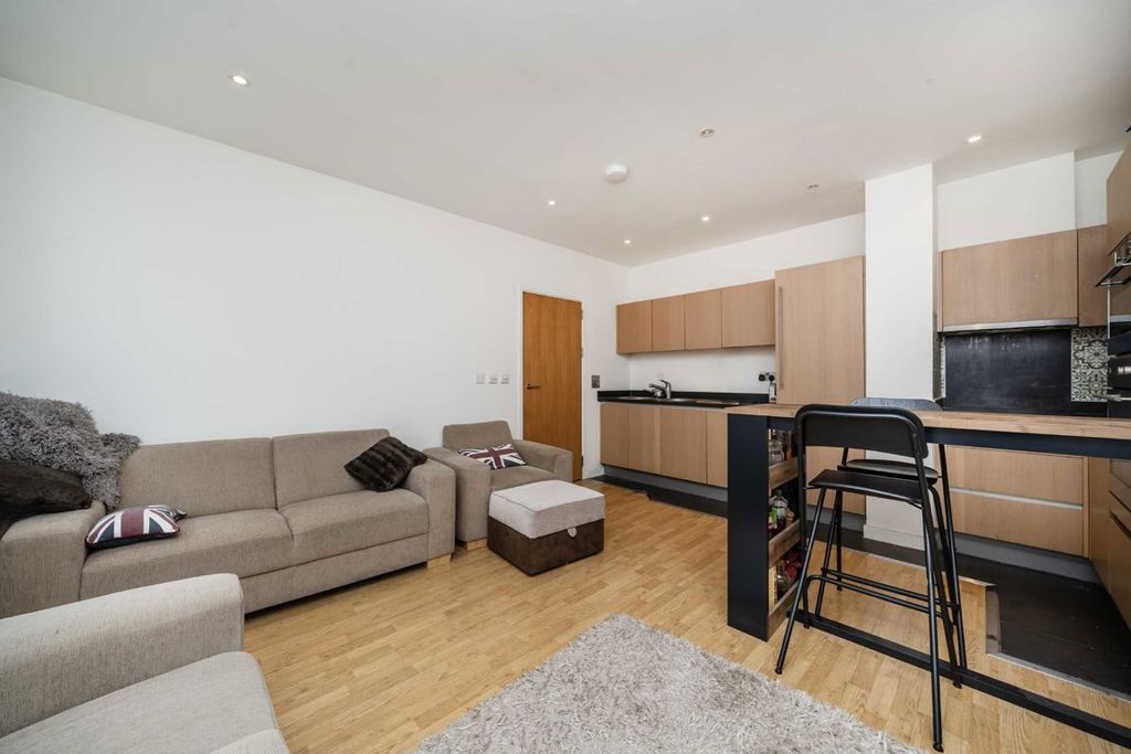 Property photo 2 of 5