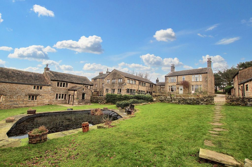 Property photo 2 of 22