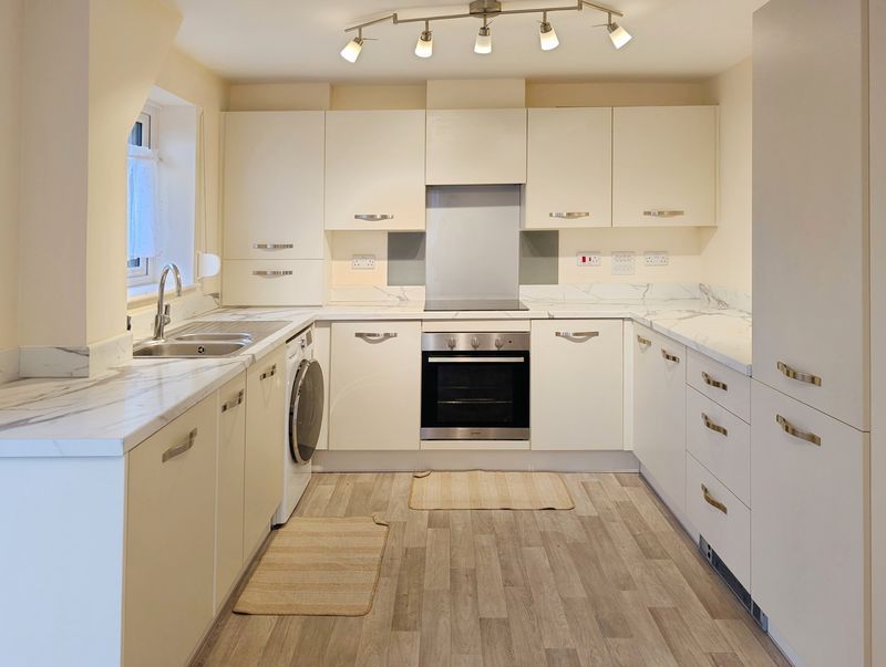 Property photo 2 of 13 Photo 11