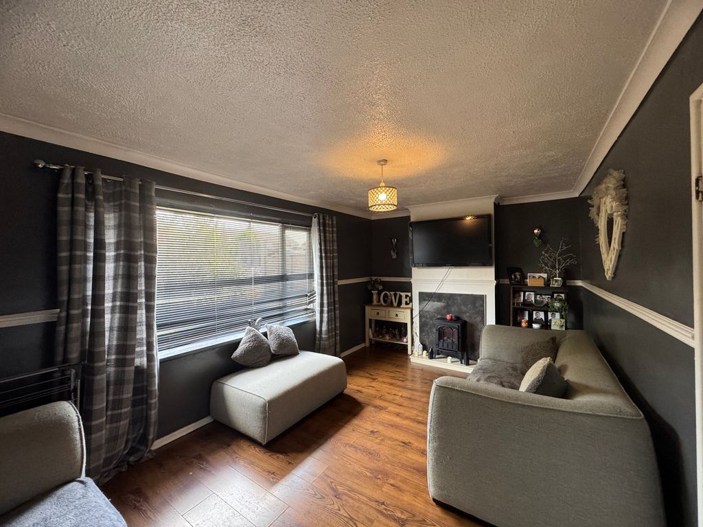 Property photo 2 of 13 Lounge