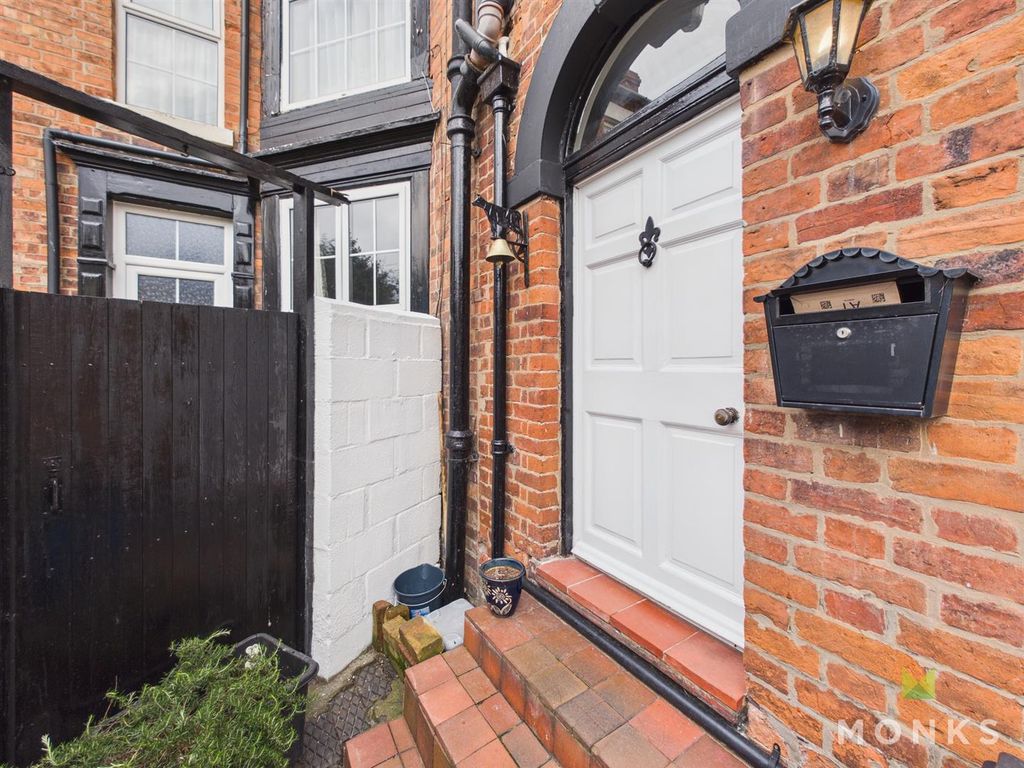 Property photo 1 of 12 Cam01348G0-Pr0796-Still005.Jpg