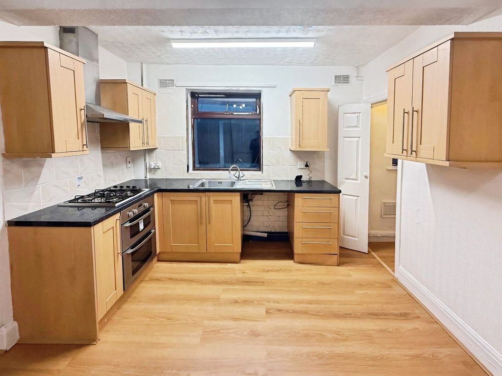 Property photo 3 of 11 Picture No. 04