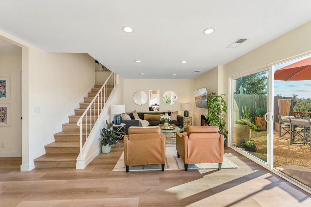 Property photo 3 of 10 <Alttext/>