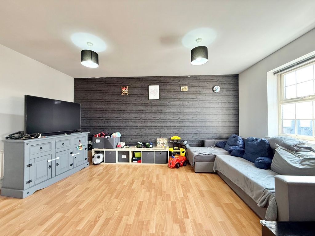 Property photo 3 of 11 Picture No. 08