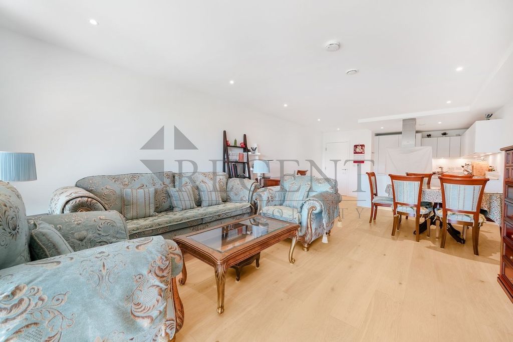 Property photo 1 of 18 (Main)