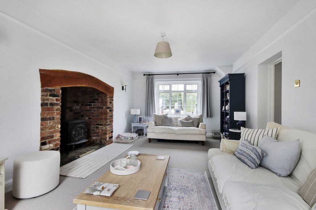 Property photo 3 of 19 Sitting Room