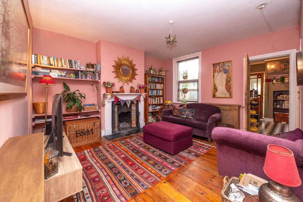 Property photo 3 of 16