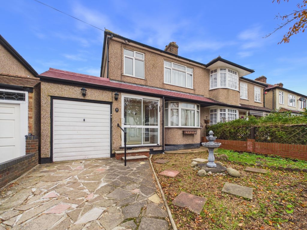 Property photo 1 of 13 Presented By Clinton At Ewemove Bexleyheath And Da