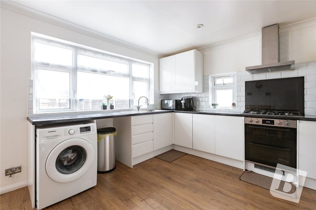 Property photo 2 of 20 Kitchen
