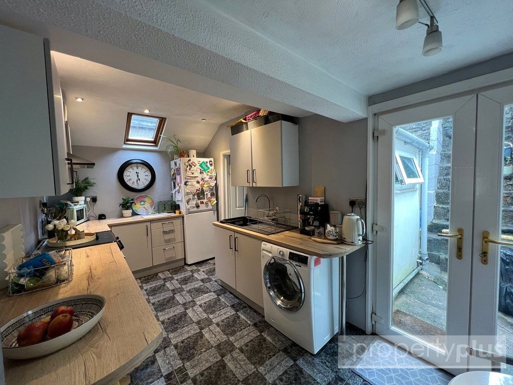 Property photo 2 of 13 Picture No. 14