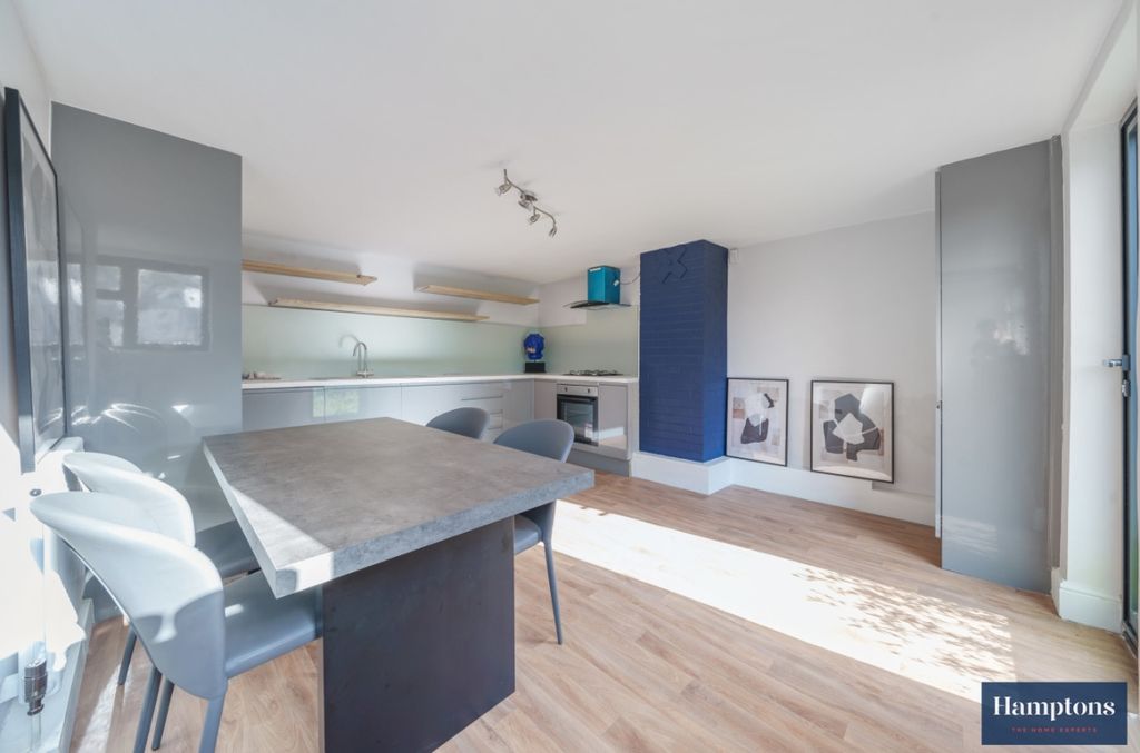Property photo 3 of 17 1454Df3c-1Cfe-4Eb...
