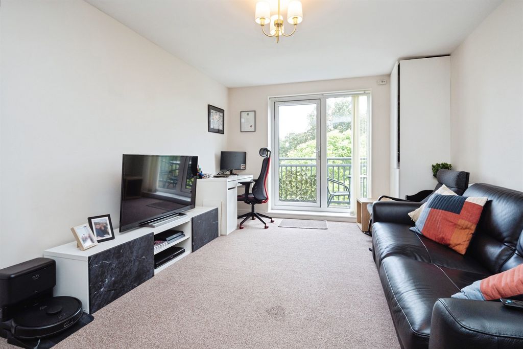 Property photo 3 of 21