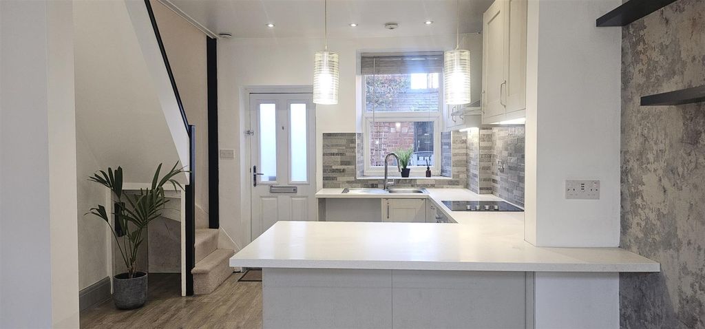 Property photo 2 of 15 2. Entrance/ Kitchen.Jpg