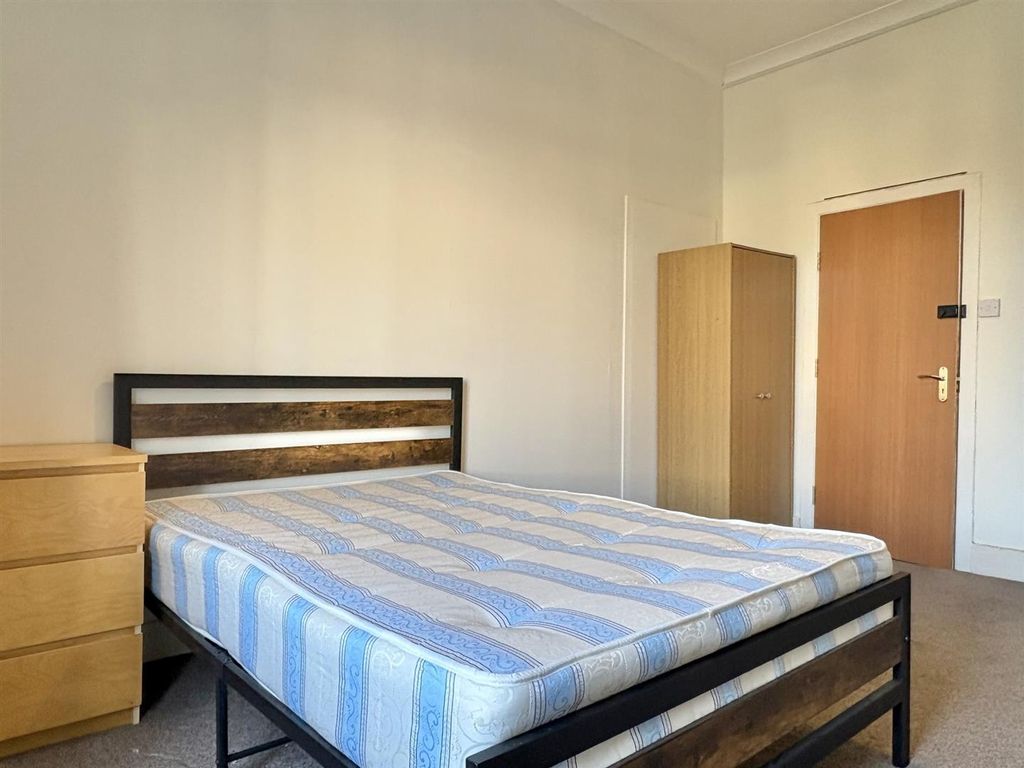 Property photo 3 of 13 6937Fc3E514B67B452A21F95_Ffbc17094633059341A0Ab60B