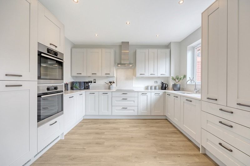 Property photo 2 of 31 4680021