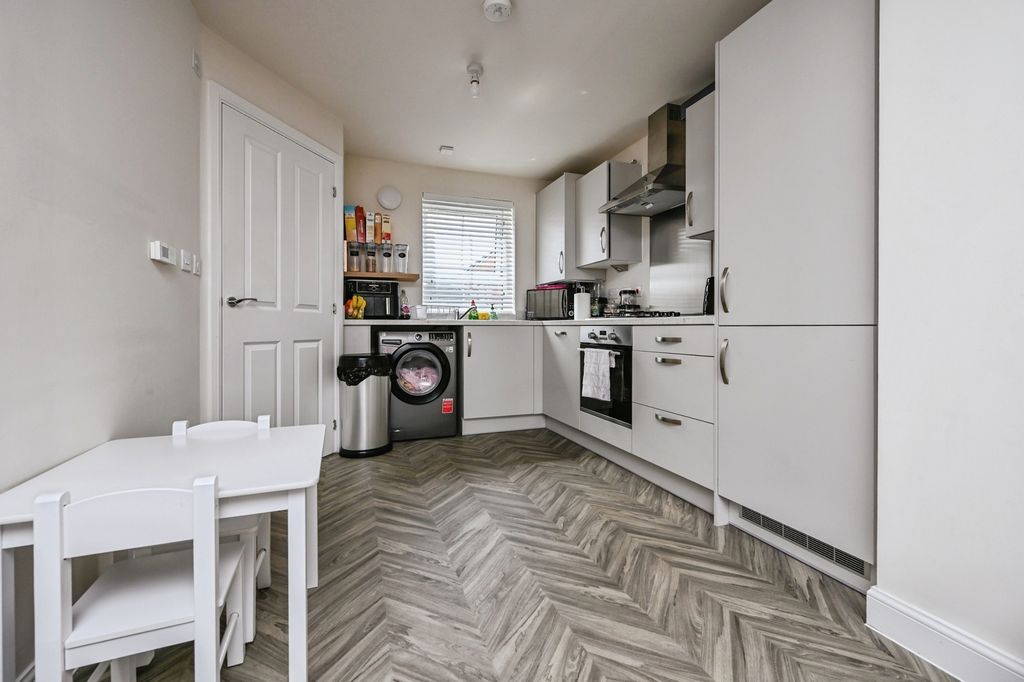 Property photo 3 of 11 Pbox-Img.Jpg