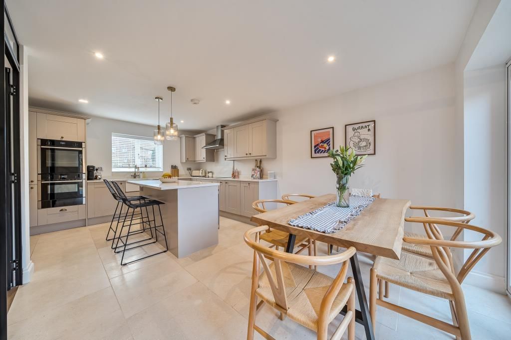 Property photo 2 of 20 Kitchen/Dining Room