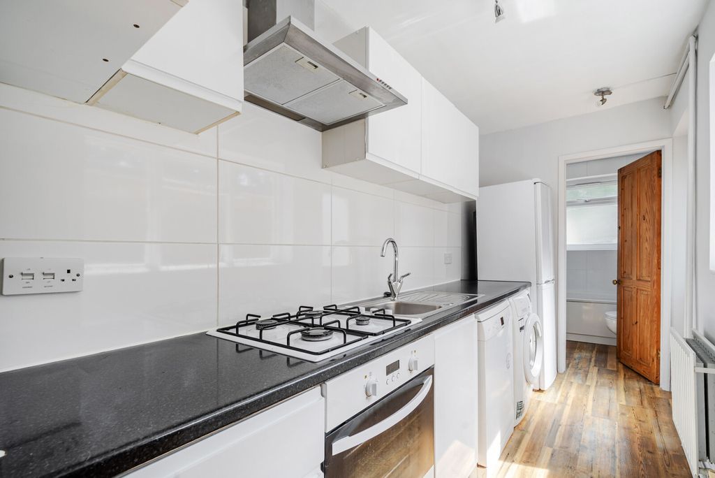 Property photo 3 of 15 1488551-12-6A4d02...