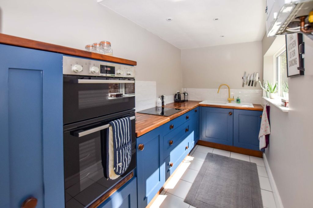 Property photo 2 of 14 Picture No. 19