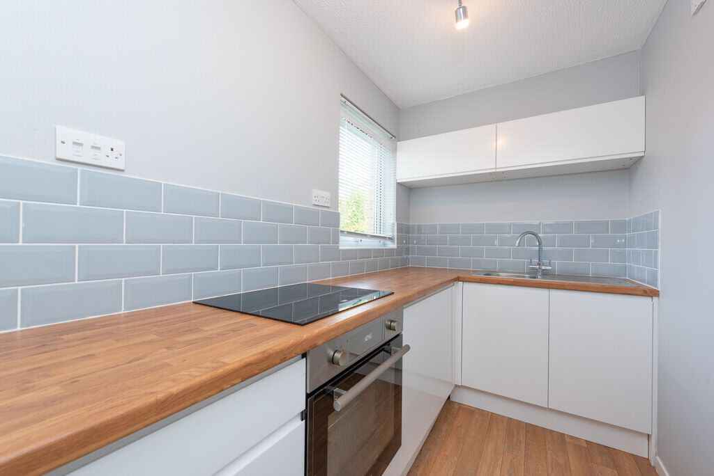 Property photo 2 of 7 Kitchen