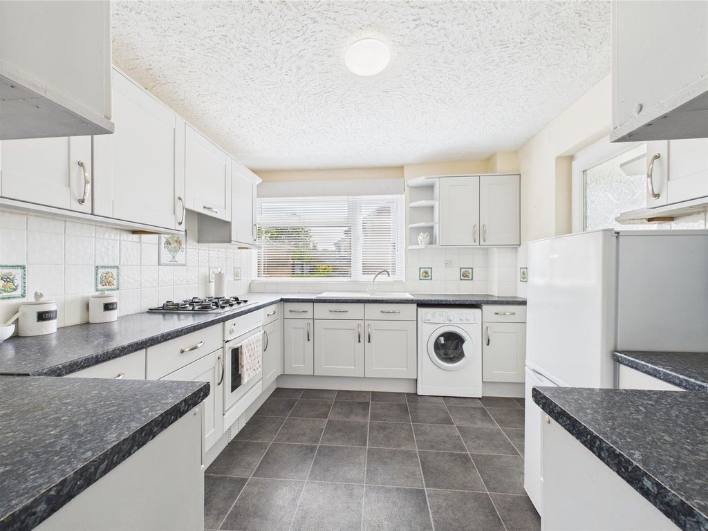 Property photo 3 of 16 Kitchen
