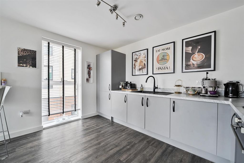 Property photo 2 of 14 1330735-3-6880E815d6Dd3.Jpg