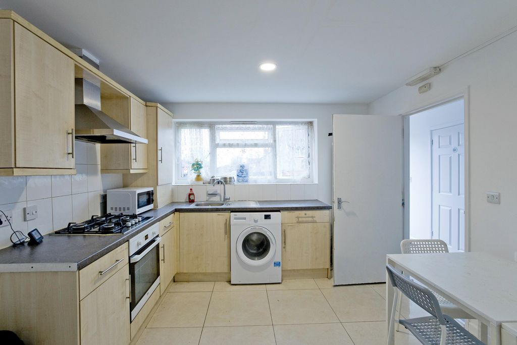 Property photo 3 of 26