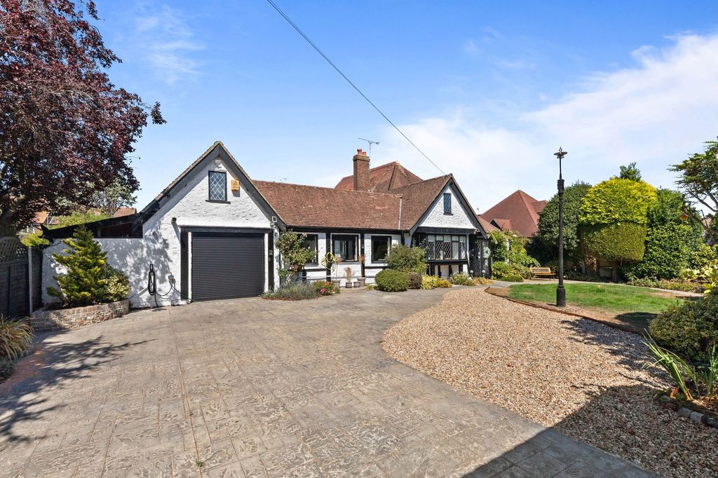Property photo 1 of 27