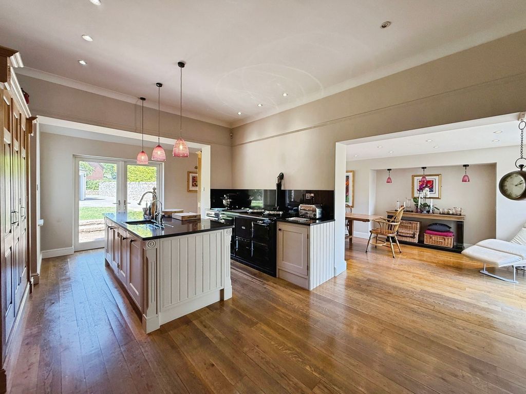 Property photo 2 of 58