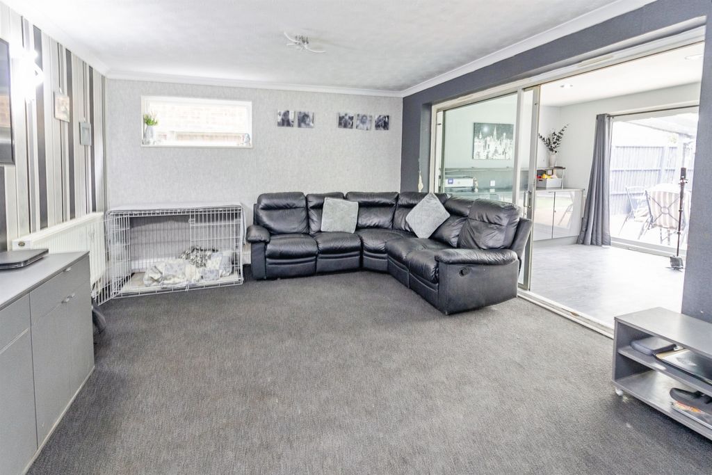Property photo 3 of 26