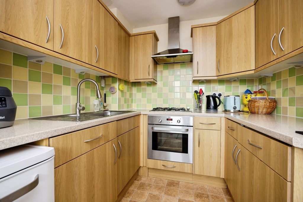 Property photo 2 of 17 Photo