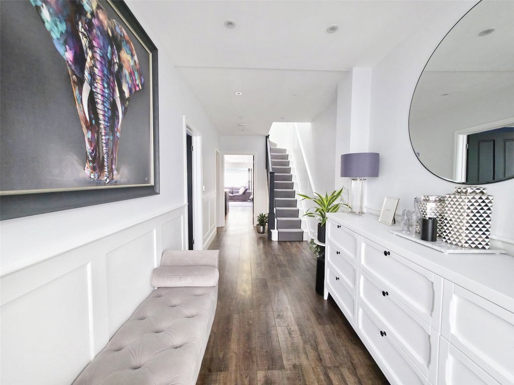 Property photo 2 of 43 Picture No. 07