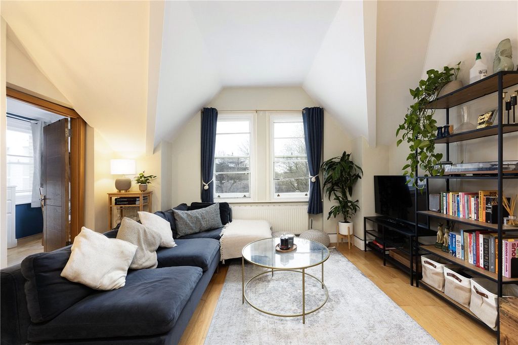 Property photo 2 of 8 Picture No. 07