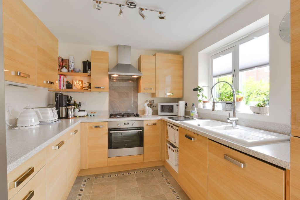 Property photo 3 of 20