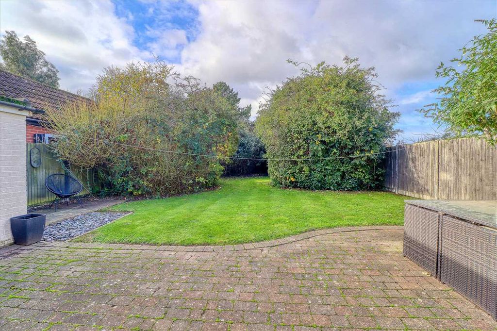 Property photo 2 of 19