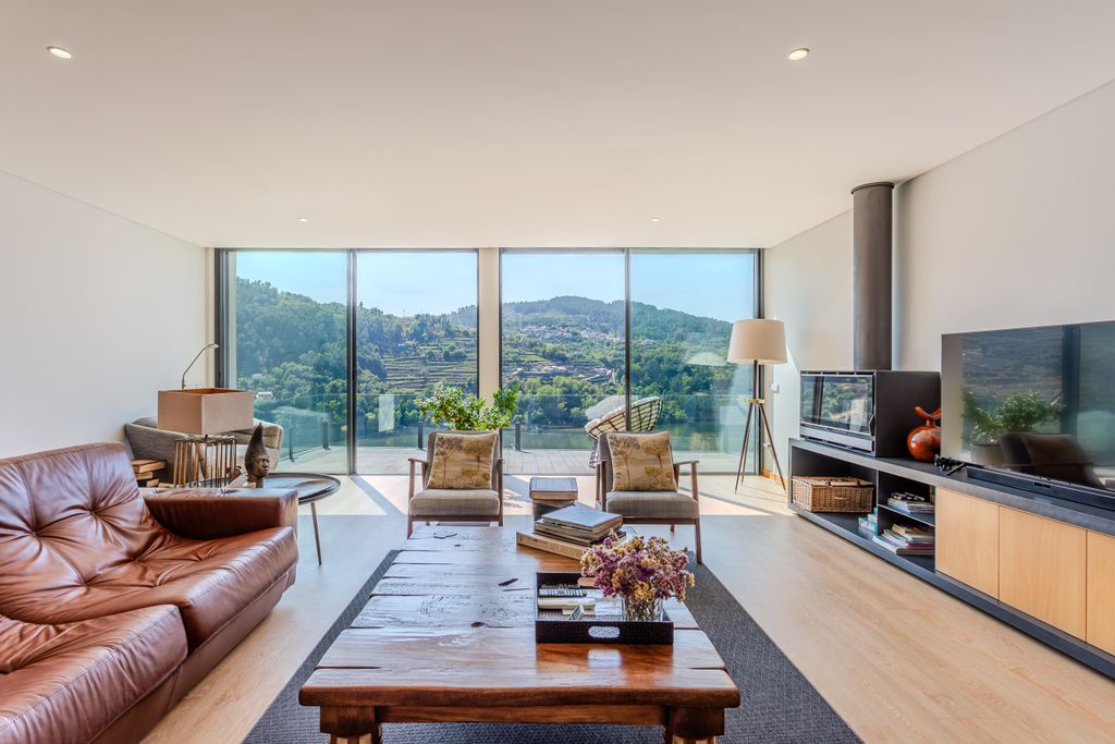 Property photo 3 of 51