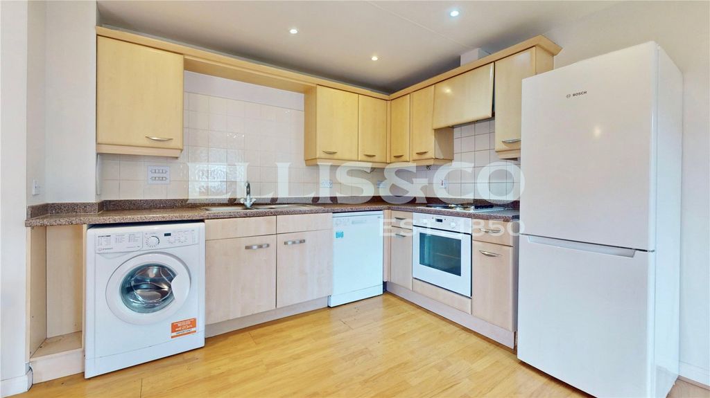 Property photo 3 of 7 Picture No. 37