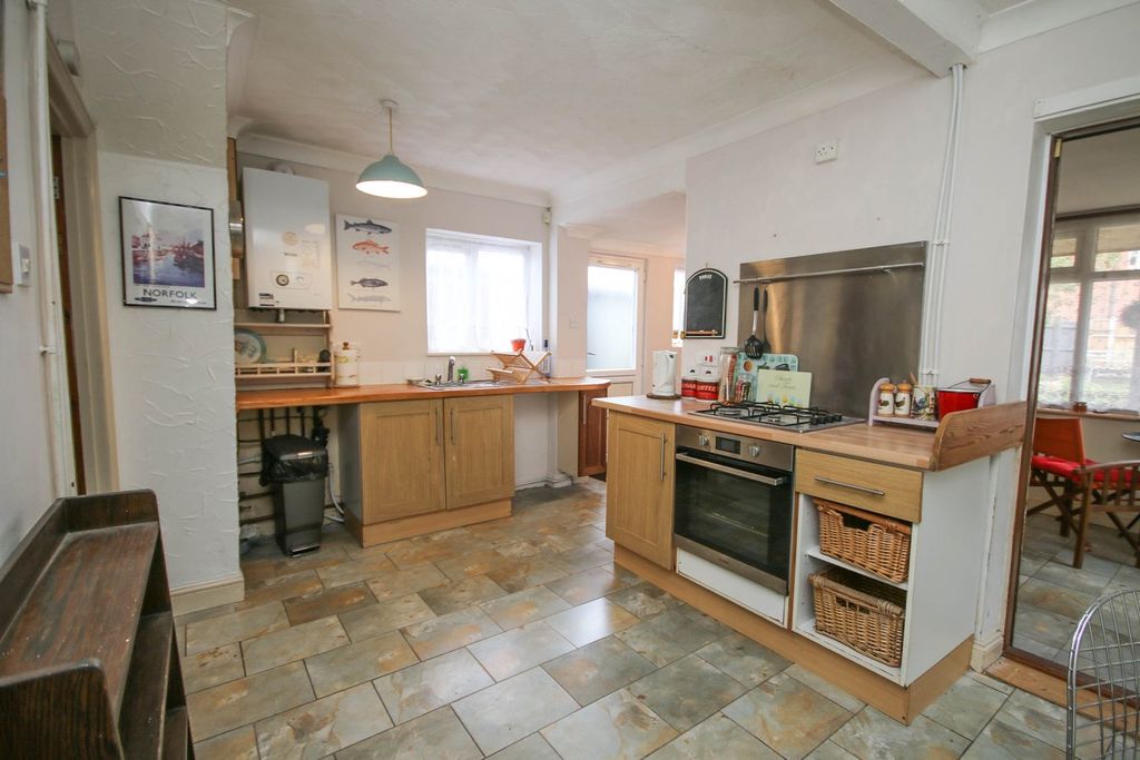 Property photo 2 of 22