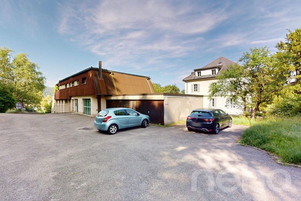 Property photo 3 of 12