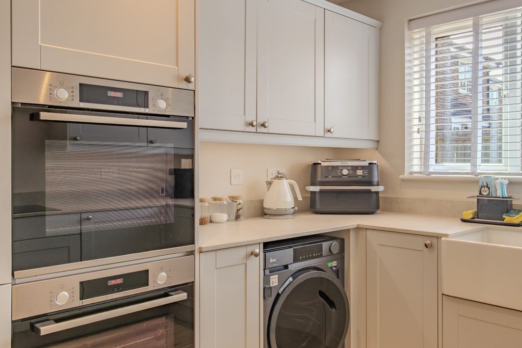 Property photo 3 of 22 5205854