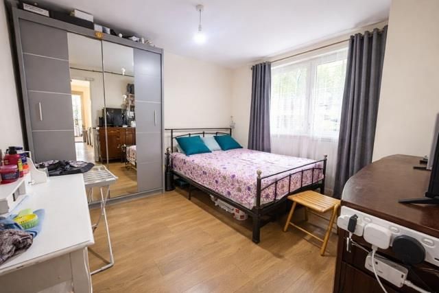 Property photo 2 of 3 Bedroom