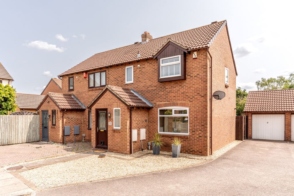 Property photo 1 of 17 A7404657-18