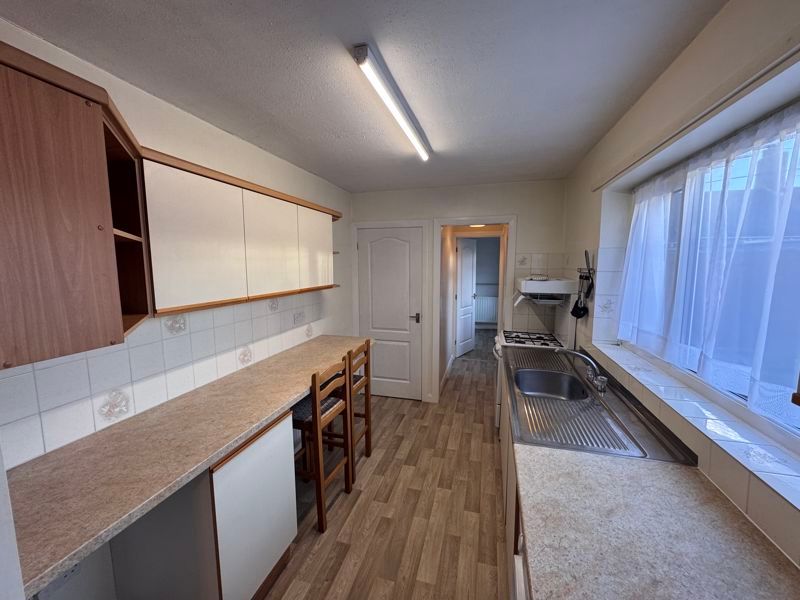 Property photo 3 of 12 Photo 8