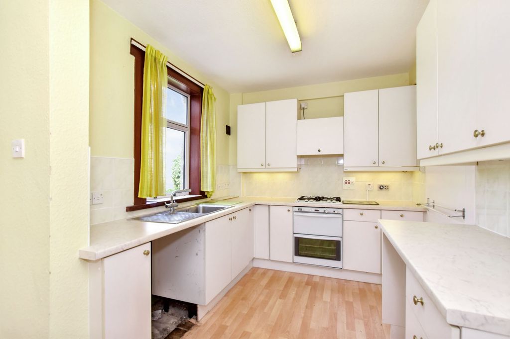 Property photo 3 of 8 Property Image 3