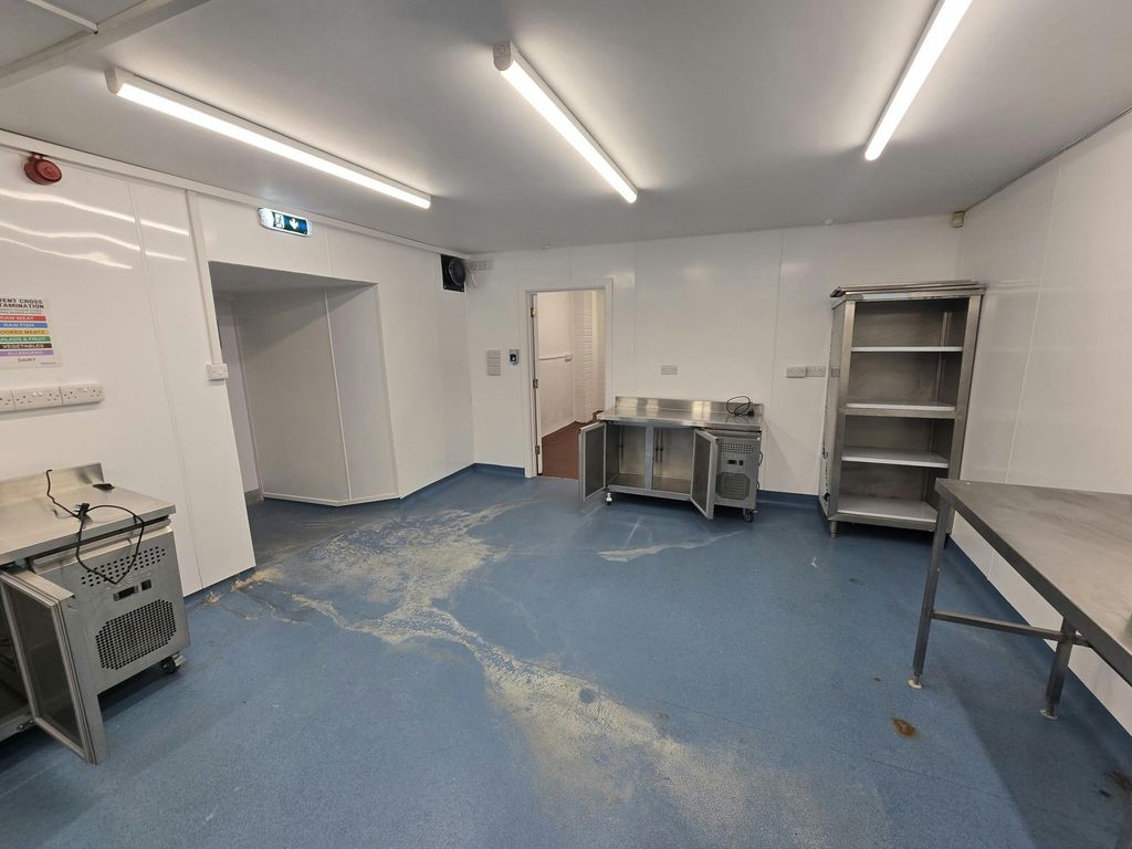 Property photo 3 of 12 20251111_085546_Resized.Jpg