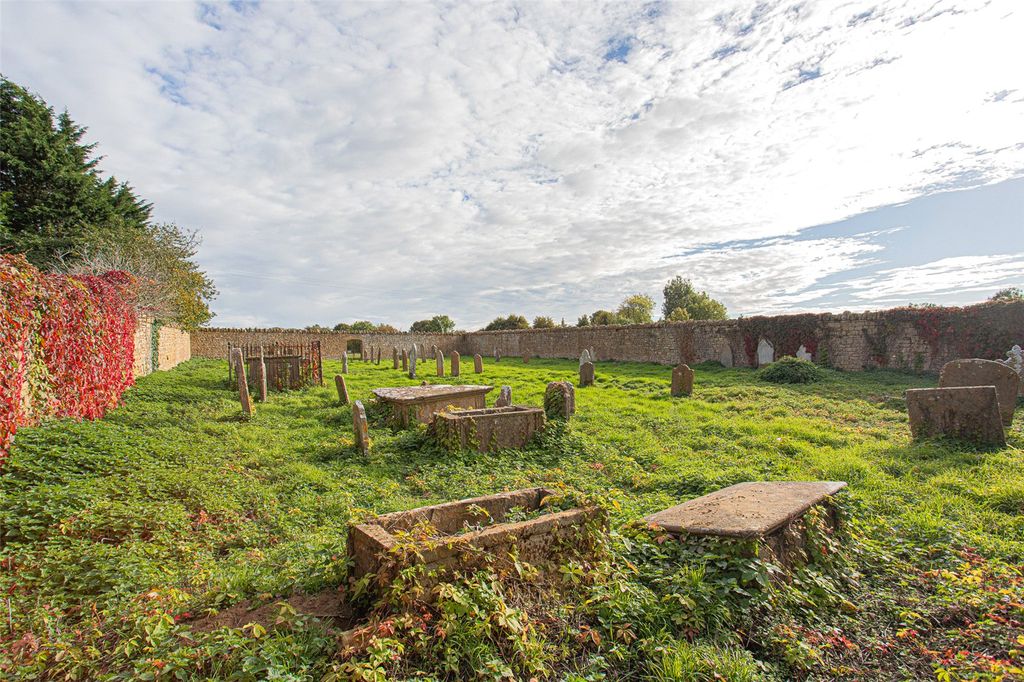 Property photo 3 of 6 Picture No. 02