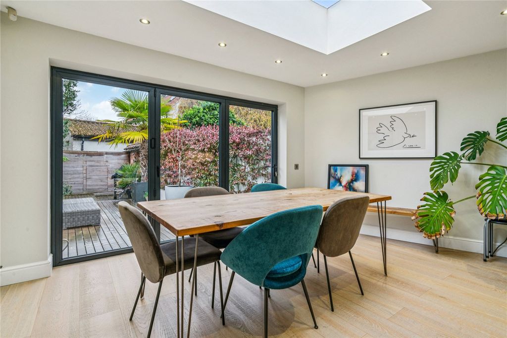 Property photo 3 of 17 Dining Room