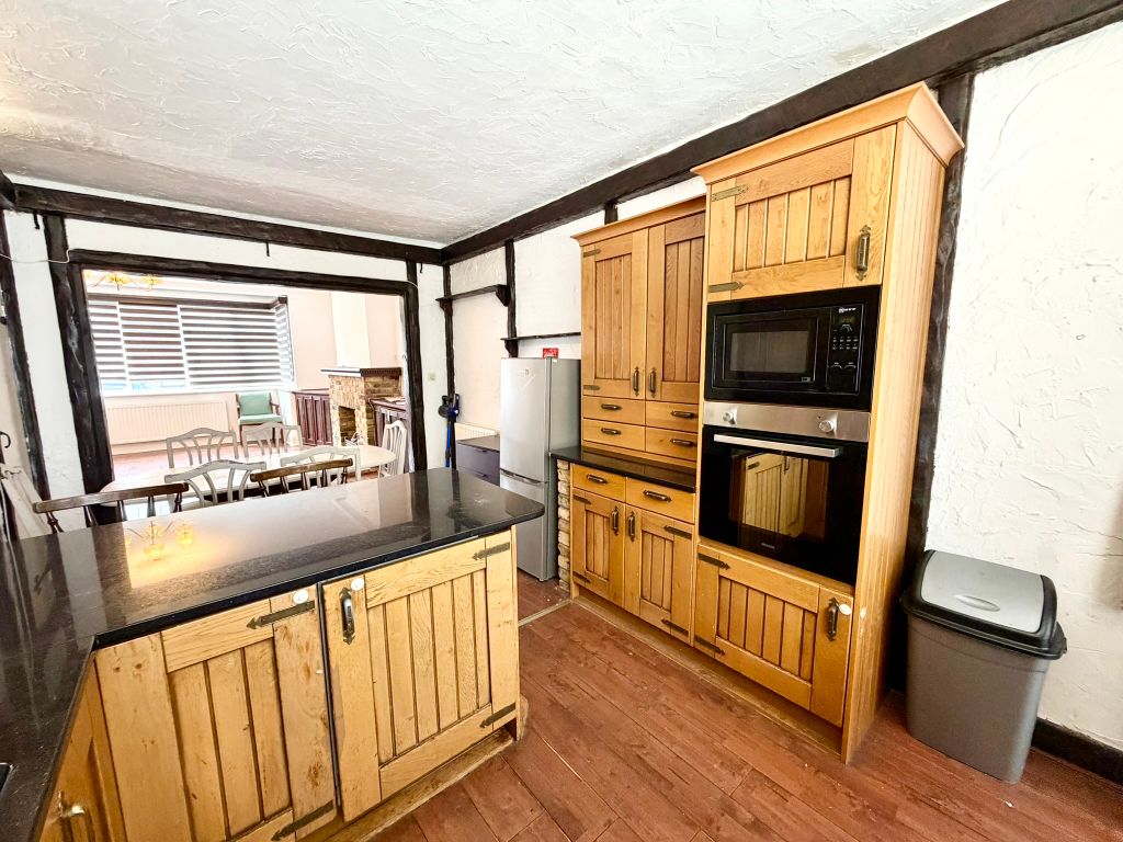 Property photo 3 of 28