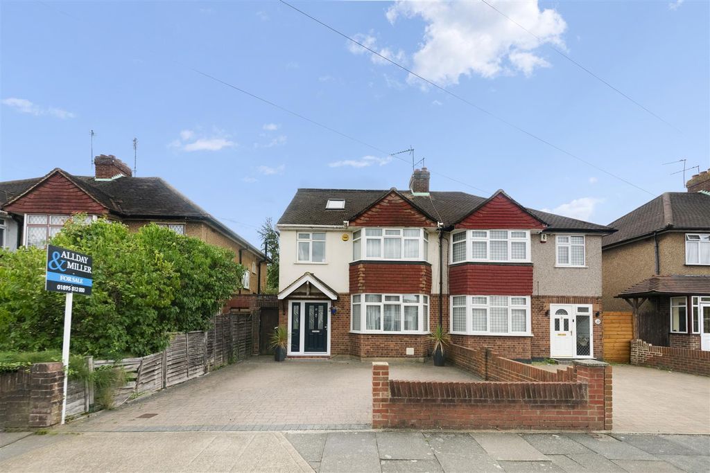 Property photo 1 of 18